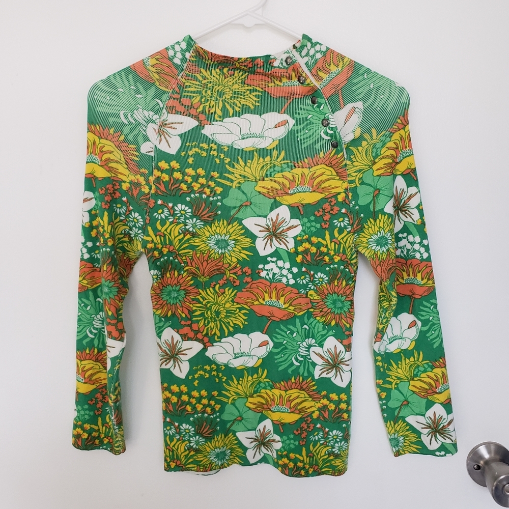 EUC Unbranded Extra Small (XS) Side Snap Neckline 3/4 Sleeved Sweater